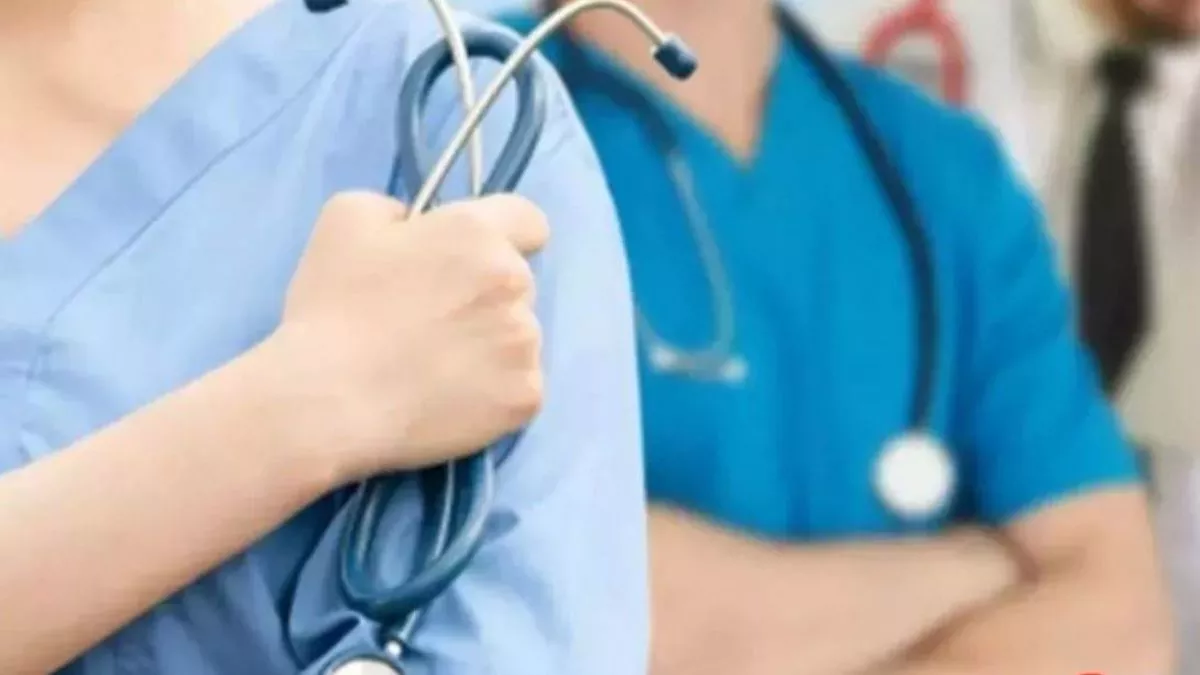 पंजाब में सरकारी अस्पतालों से डॉक्टरों का मोहभंग: सुरक्षा की कमी और कम वेतन के कारण निजी सेक्टर बना पहली पसंद, स्वास्थ्य सेवाएं बेपटरी