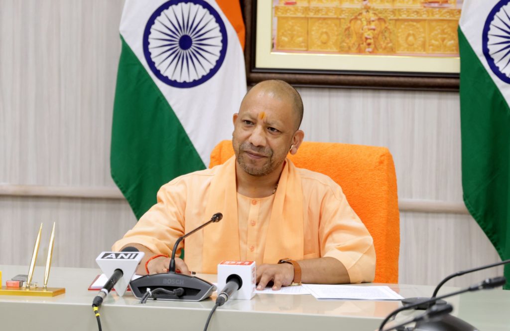 राजस्व सृजन में तेजी और पारदर्शिता पर सीएम योगी का जोर, जीएसटी पंजीकरण बढ़ाने और रिटर्न समय पर फाइल करने के निर्देश