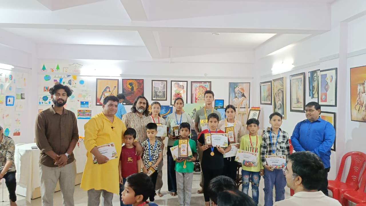 मावा इंस्टीट्यूट ऑफ फाइन आर्ट्स: नन्हे चित्रकारों की प्रतिभा को मिला सम्मान; पेंटिंग प्रतियोगिता के विजेता हुए पुरस्कृत