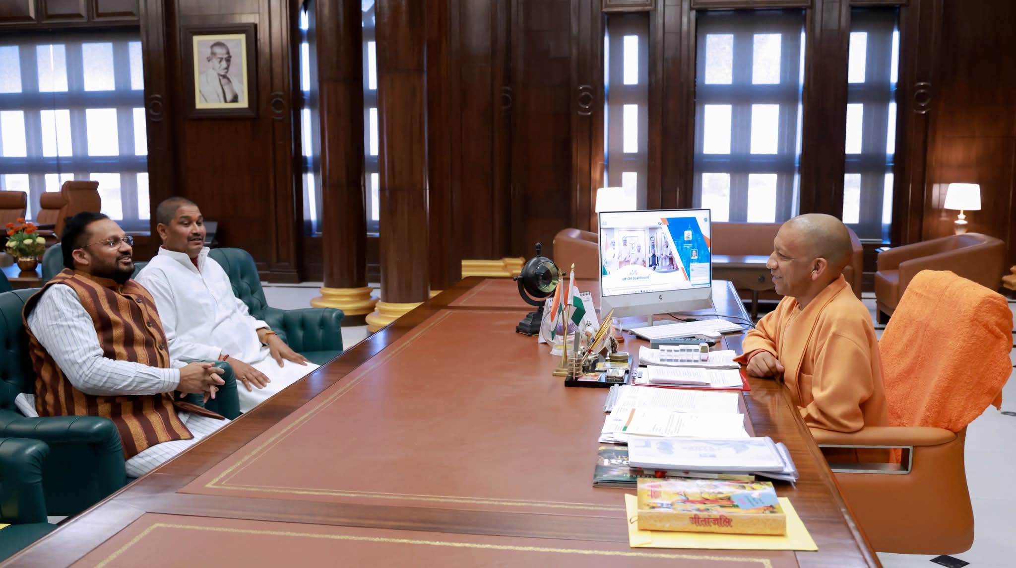 संजय सेतु बंद होने से पहले पीपा पुल बनाने की मांग, पूर्व सांसद दद्दन मिश्र ने सीएम से की मुलाकात