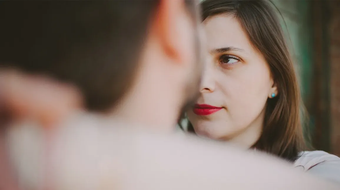 आँख मिलाने का चैलेंज