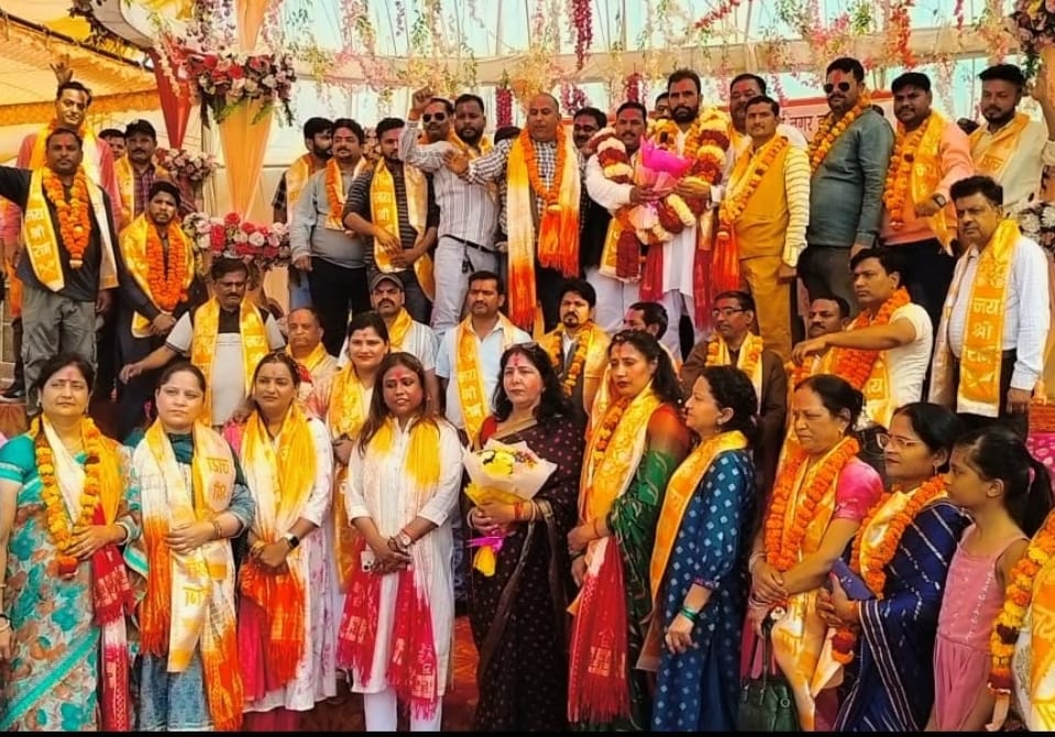 लखनऊ में संयुक्त उद्योग व्यापार मंडल का होली मिलन समारोह संपन्न
