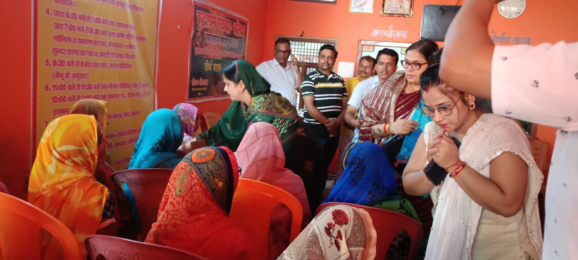 Transport Minister's birthday was celebrated in the old age home, clothes, fruits and sweets were distributed