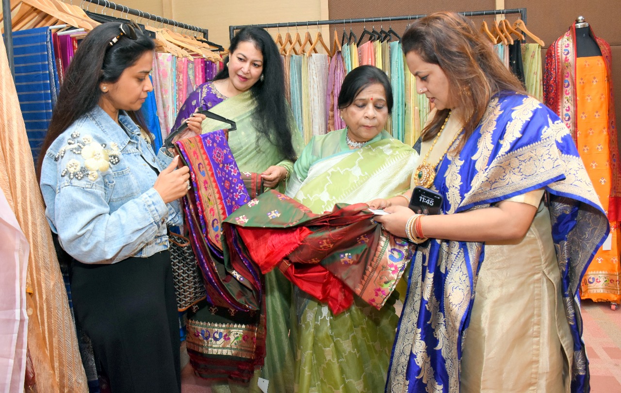 Rekha Rastogi's "Zaribandh" exhibition inaugurated, magic of Banarasi sarees spread