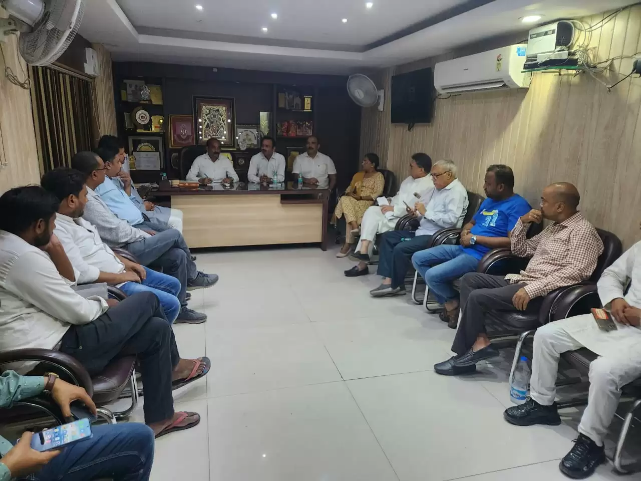 Adarsh vyapar mandal