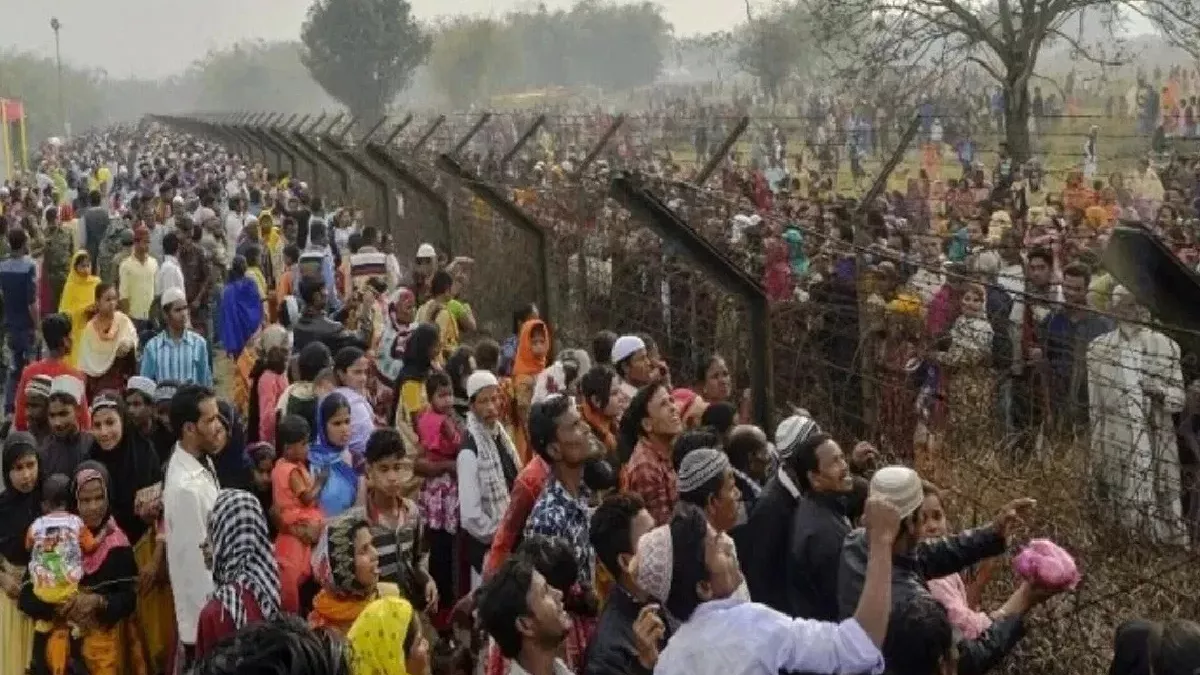 Supporting infiltrators is no less than treason.