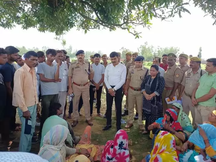 Gaddhe me dubne se 4 bacchon ki maut