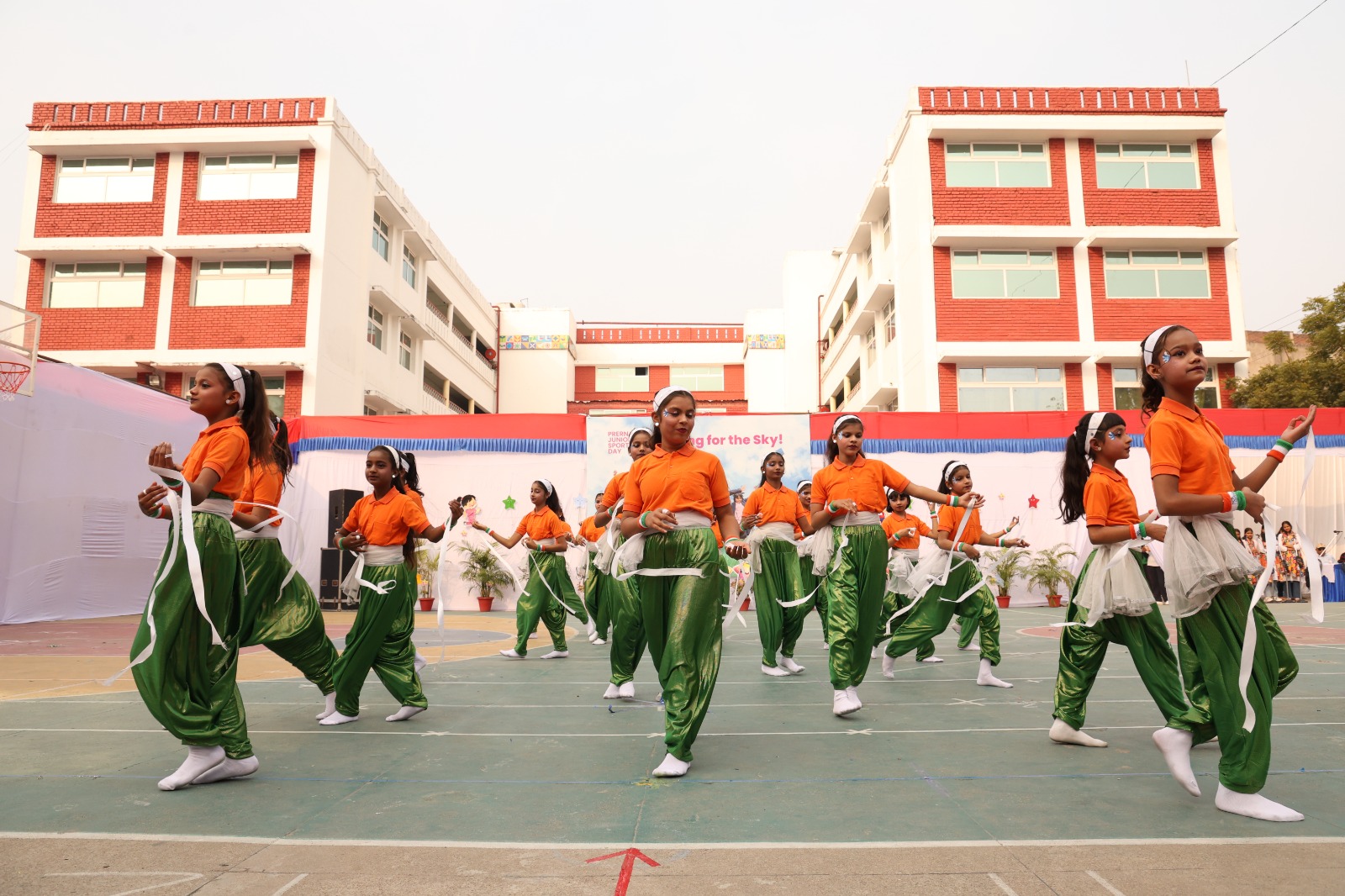 &lsquo;रीचिंग फ़ॉर द स्काई&rsquo;: प्रेरणा स्कूलों में खेल, आत्मविश्वास और समानता का उत्सव