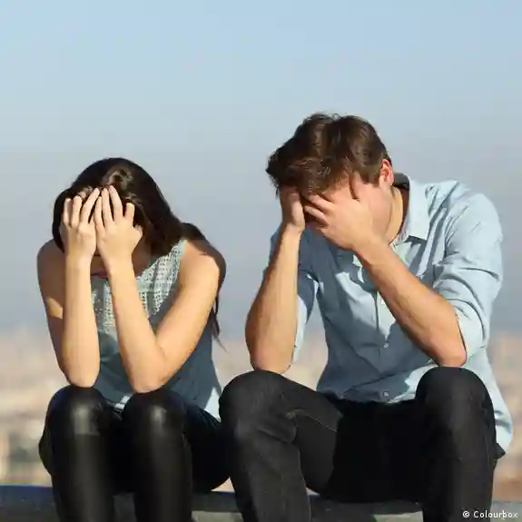 ब्रेकअप के बाद एक्स की प्रोफाइल बार-बार देखना क्यों बढ़ा देता है दर्द? रिसर्च क्या कहती है