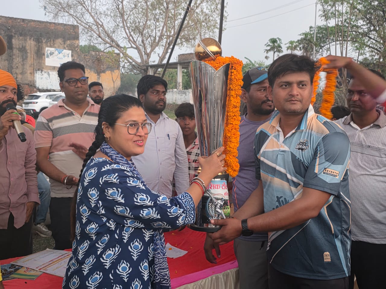 रतसर इंटर कॉलेज में एक दिवसीय बेसिक शिक्षक क्रिकेट प्रतियोगिता, रेवती बनी विजेता