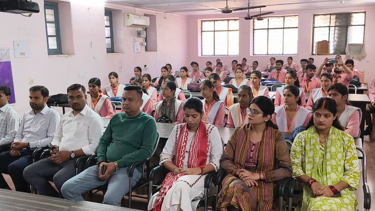 Balrampur: Two-day financial literacy and career awareness workshop inaugurated at MLK PG College