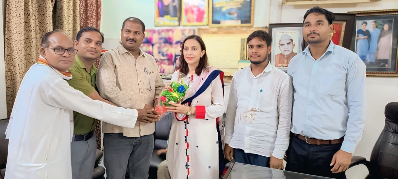 Grateful welcome to respected Sona Didi in Lalganj