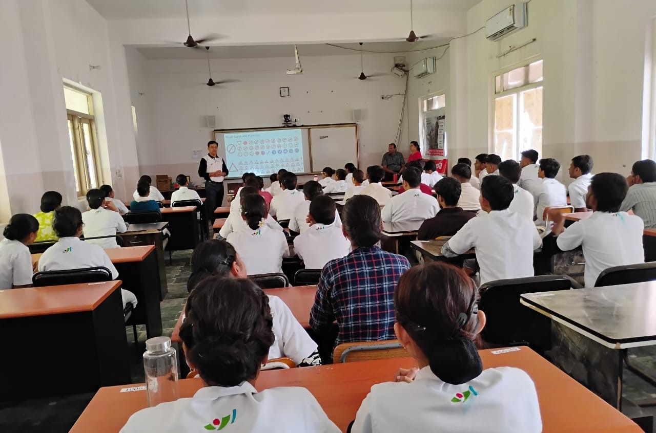 होंडा मोटरसाइकिल और स्कूटर इंडिया ने सड़क सुरक्षा जागरूकता अभियान चलाया