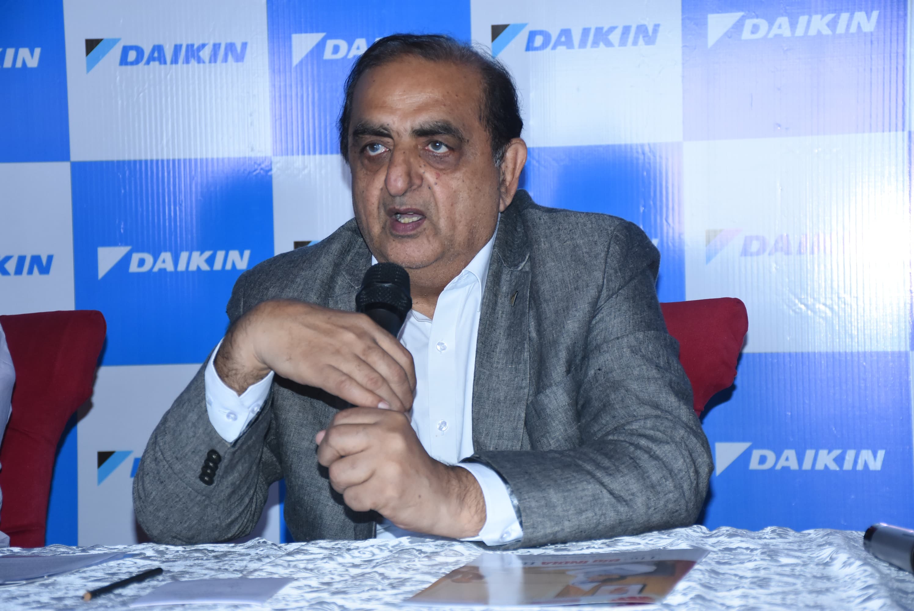 लखनऊ में डायकिन इंडिया ने पेश की AI-पावर्ड VRV अल्फा और 2026 की नई एसी रेंज