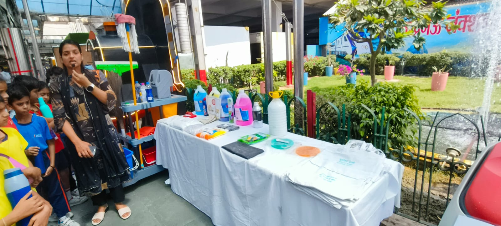 Educational Tour Becomes a Memorable Experience: Jaipuria School Students Explore the 100-Year History of Lucknow Junction