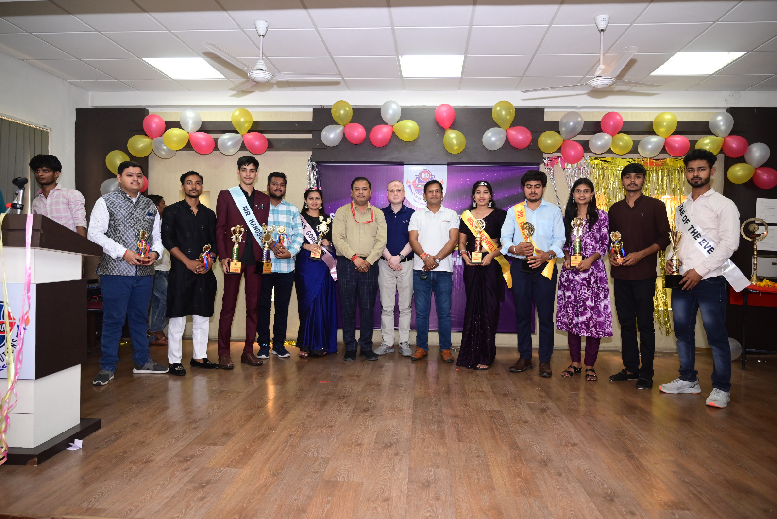 Grand organization of farewell ceremony "Saynara" of final year undergraduate and postgraduate students at Shri Sharda Group of Institution, Lucknow.