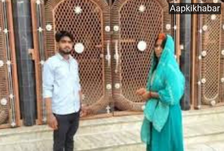 After his wife eloped with her lover, the husband arranged the wedding himself in a temple and gave her an emotional farewell.