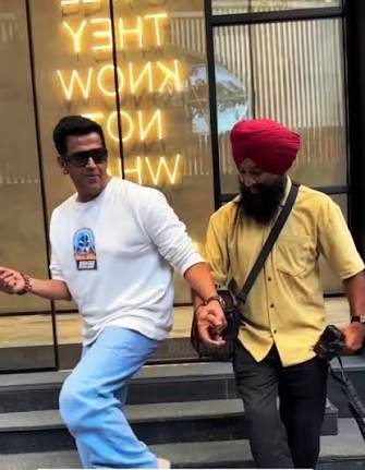 Ravi Kishan Gucci Dance Step Viral with Mirzapur Cast: 'लॉर्ड रवि' के पीछे मुन्ना और गुड्डू भैया ने की गजब मौज! रवि किशन के 'गुच्ची स्टेप' की नकल करते दिखे दिव्येंदु और अली फजल