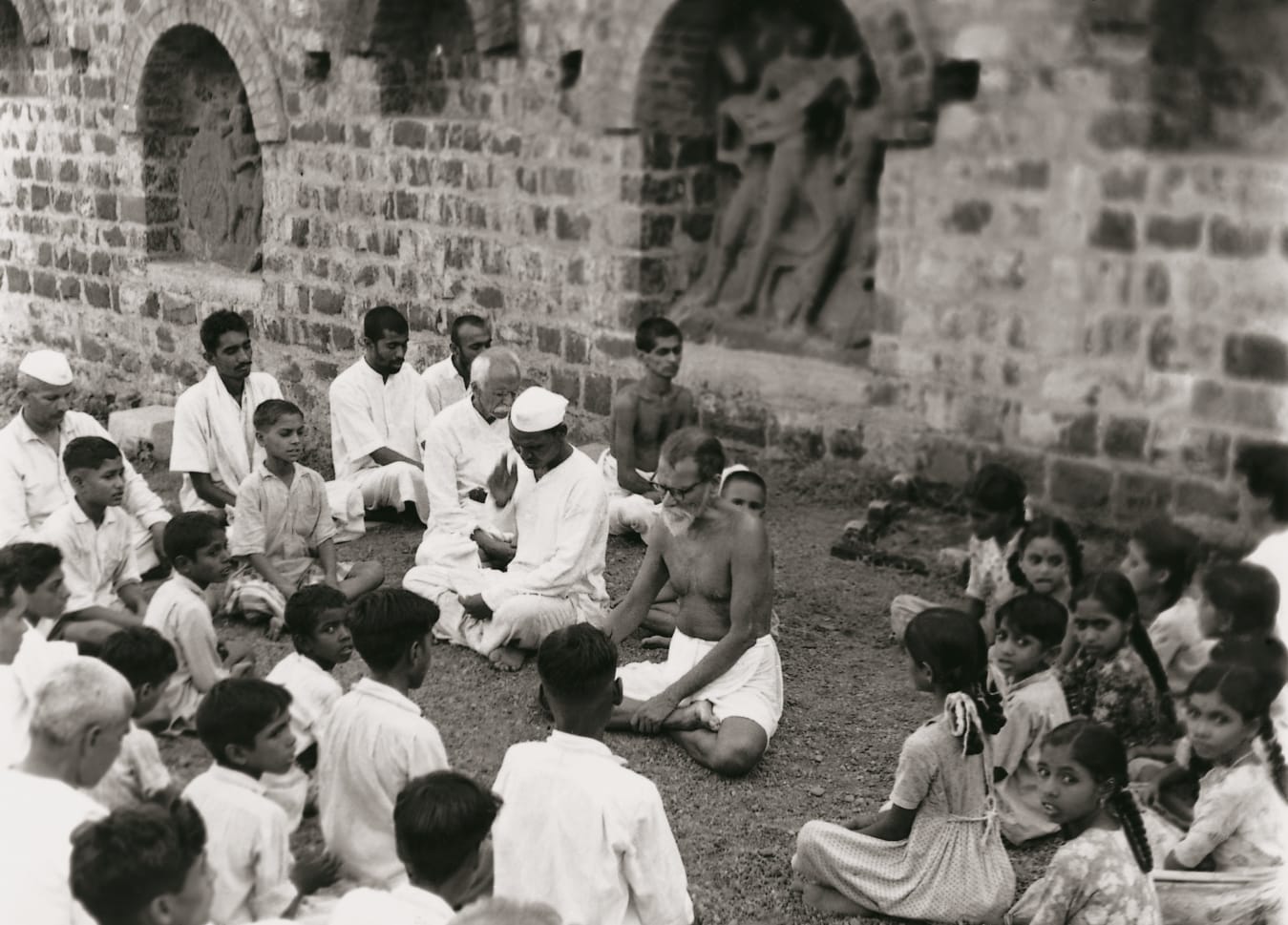 Vinoba vichar pravah 