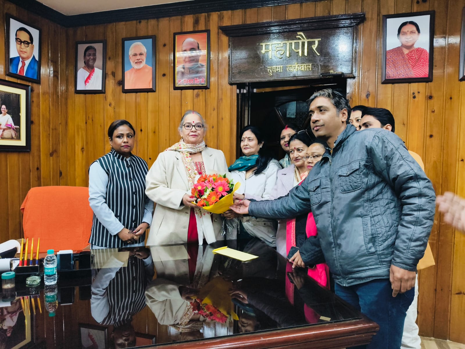 संयुक्त उद्योग व्यापार मंडल महिला मोर्चा ने महापौर व अपर नगर आयुक्त से की भेंट