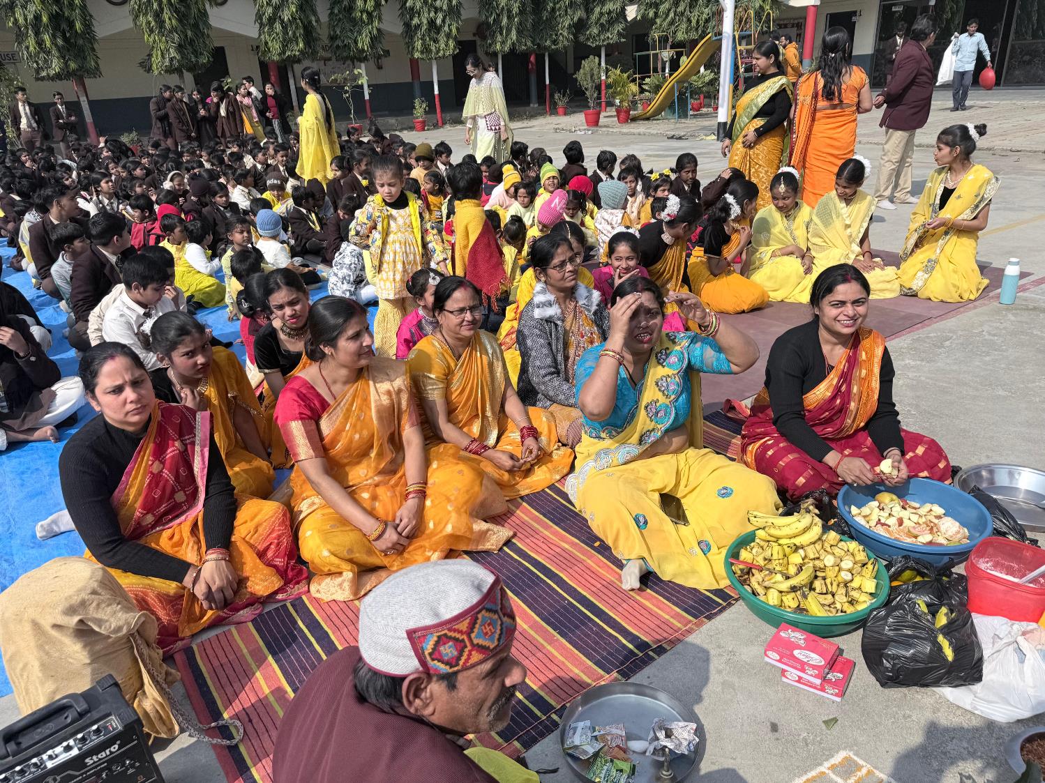 बसंत पंचमी का पर्व पायनियर पब्लिक स्कूल में धूमधाम से मनाया गया