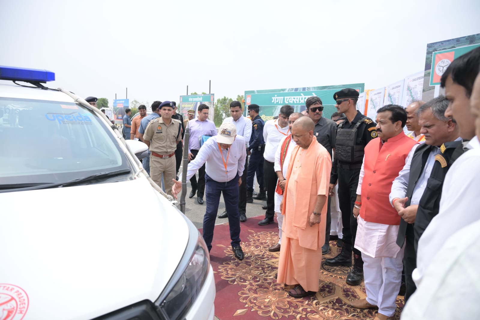 Chief Minister inspected Ganga Expressway