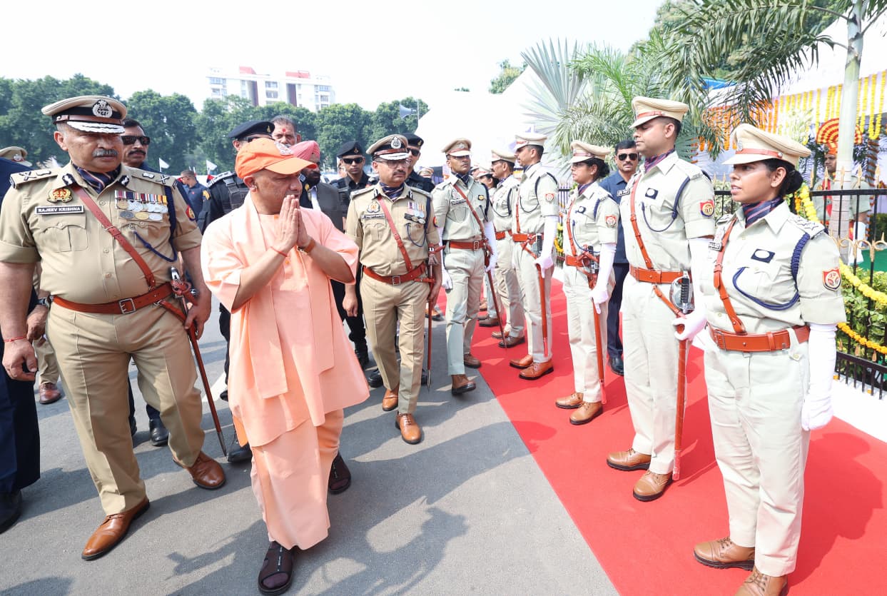 Uttar Pradesh Police Memorial Day 2025 : मुख्यमंत्री योगी आदित्यनाथ ने अपराध के खिलाफ 'जीरो टॉलरेंस' और पुलिस आधुनिकीकरण पर ज़ोर दिया